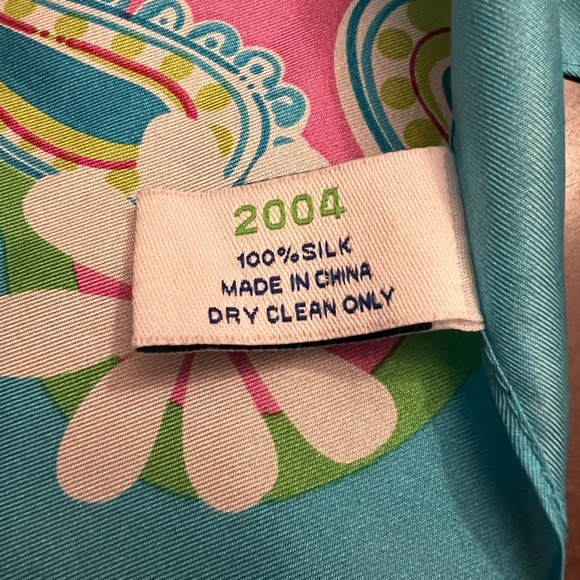 Lilly Pulitzer Silk Paisley Scarf
Butterfly Flowers for Breast Cancer Awareness - Picture 5 of 7